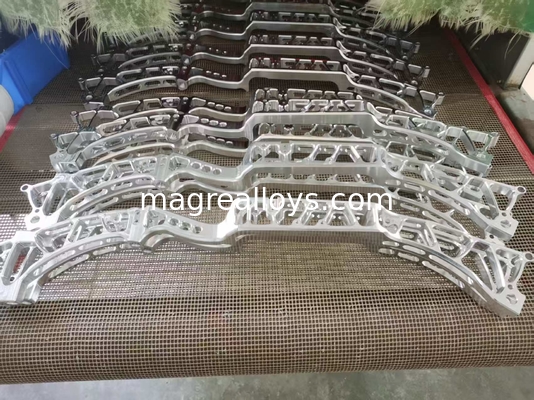 AZ80A-T5 CNC-bearbeitete Magnesium-Bogen-Riser, Magnesium-bearbeitete Komponente, aus Magnesium hergestellte Teile fournisseur
